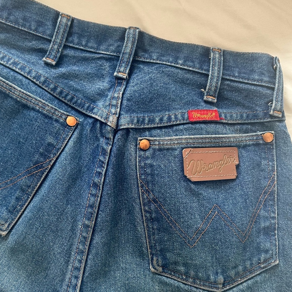 Wrangler Classic Blue Denim Jeans - Back Pocket Detail